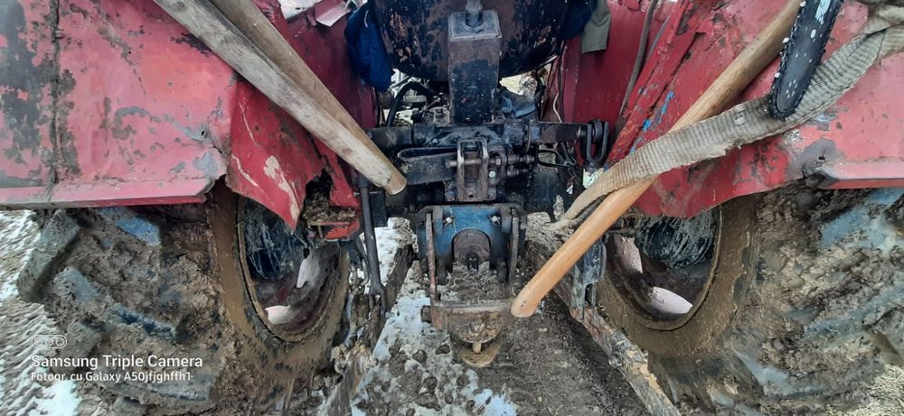 Vând universal 445 dt utb