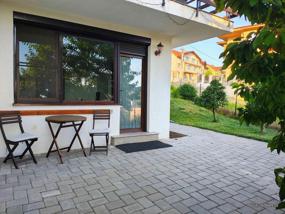 Apartament la casa de inchiriat