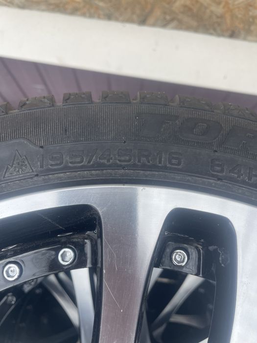 Продам титанки рельсы на 16