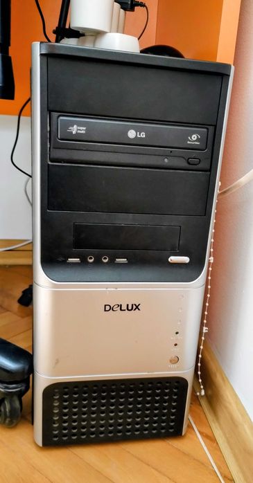 Компютър настолен