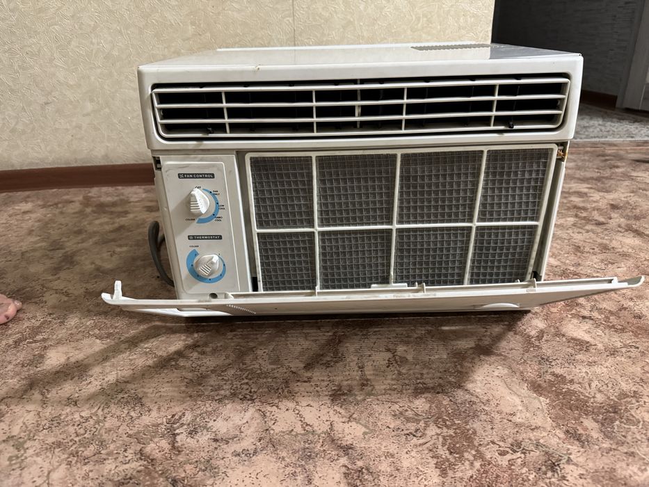 Продам оконный кондиционер LG