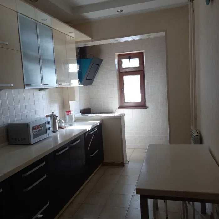 Шайхантахур Лабзак 3 хоналик квартира сотилади