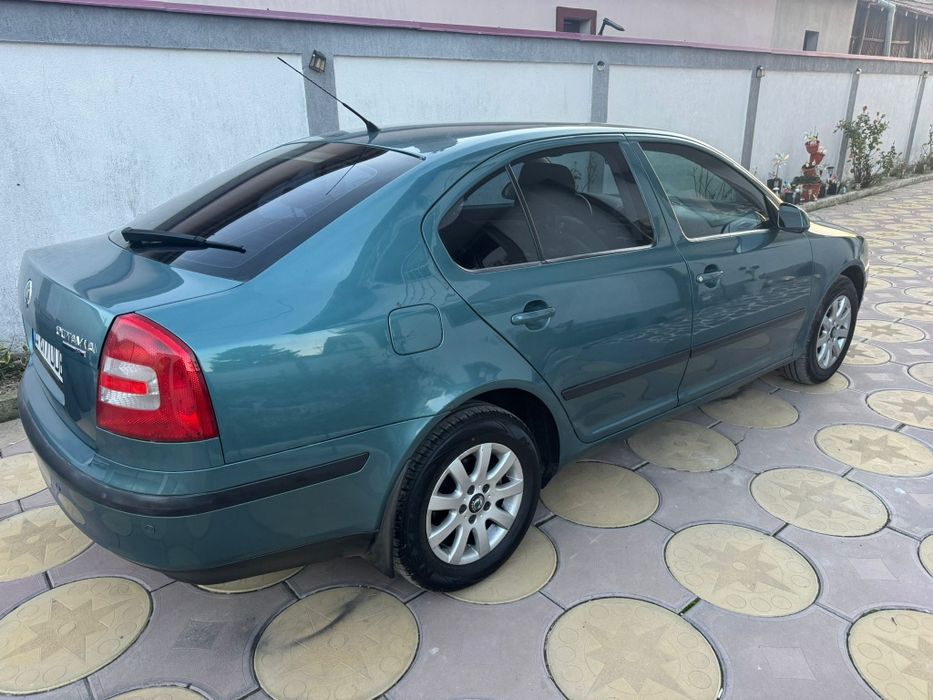 Vând skoda Octavia 2 1.6benzina