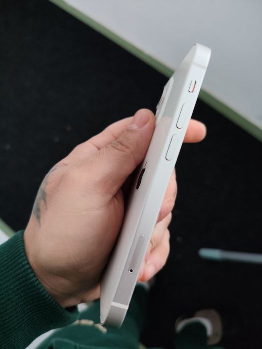 Vând iPhone 12 mini