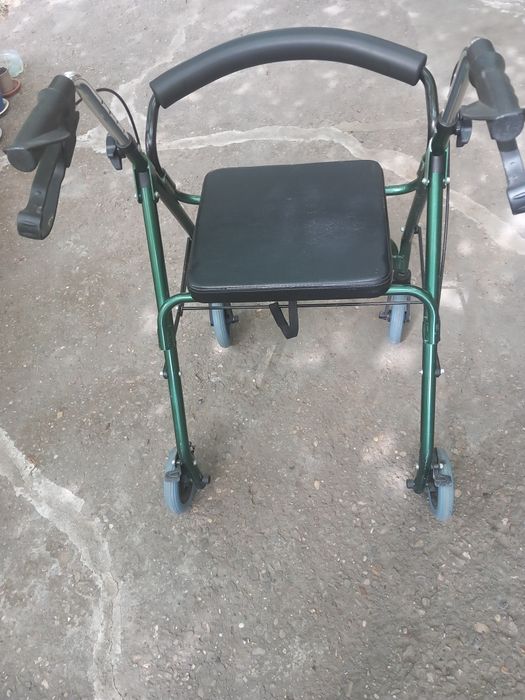 Cadru rolator de mers