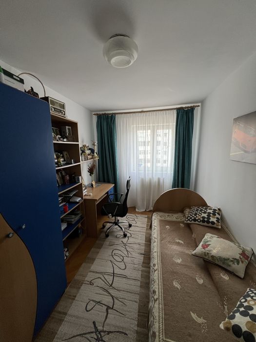 Proprietar, vand apartament cu 3 camere, langa piata Centrala