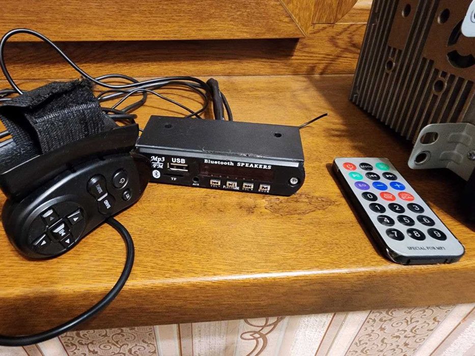 БУ Магнитола кобальт 2013 года (отдельно mp3 usb и  Bluetooth)