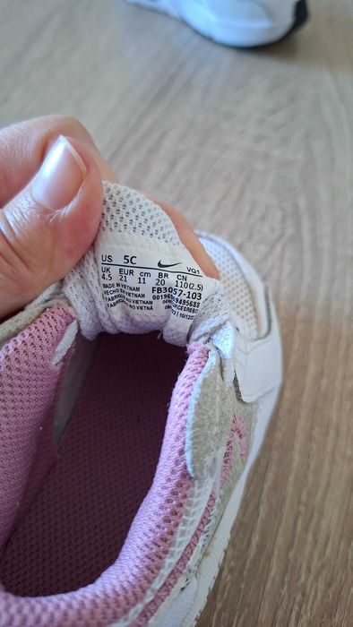 Оригинални детски маратонки Nike номер 21