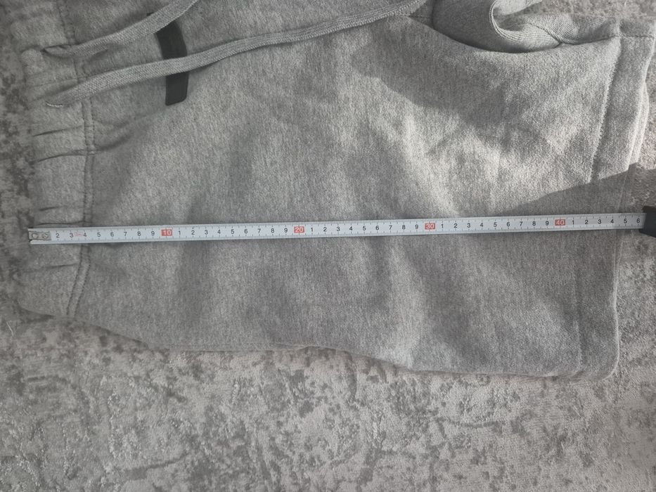 Pantaloni essentials