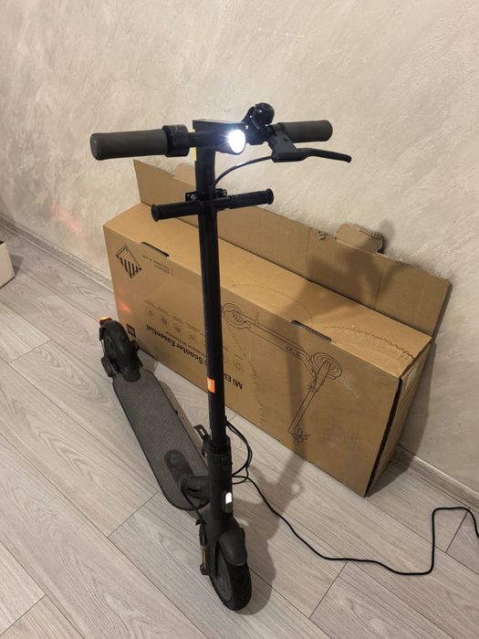 Xiaomi Mi Electric Scooter Essential