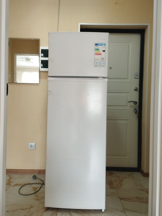 Холодильник  Midea
