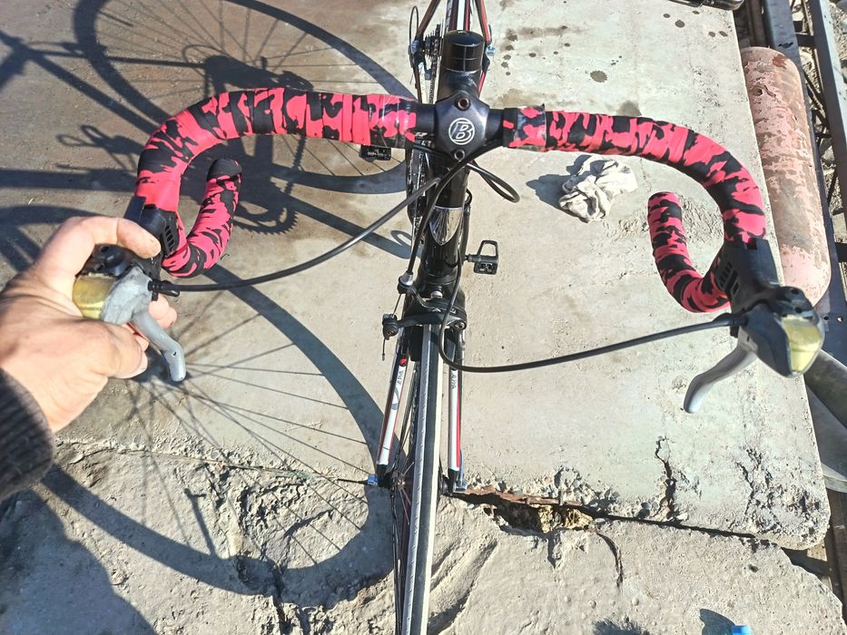 Trek made in usa Velosiped sotiladi xamma joyi radnoy ochilmagan