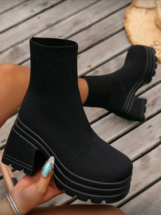 Дамски обувки на висок ток