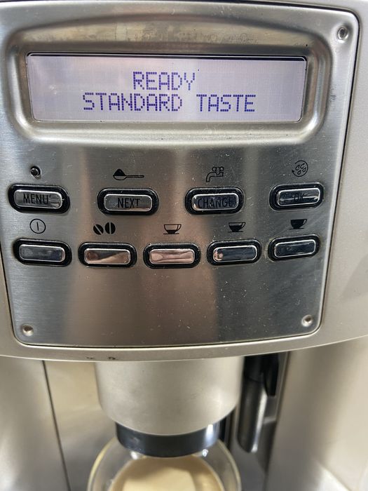 Espresor cafea Delonghi magnifica rapid capucino