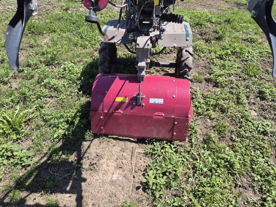 Vând motocultor de 9 cp
