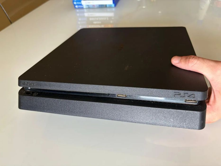 PS4 slim продается комплект