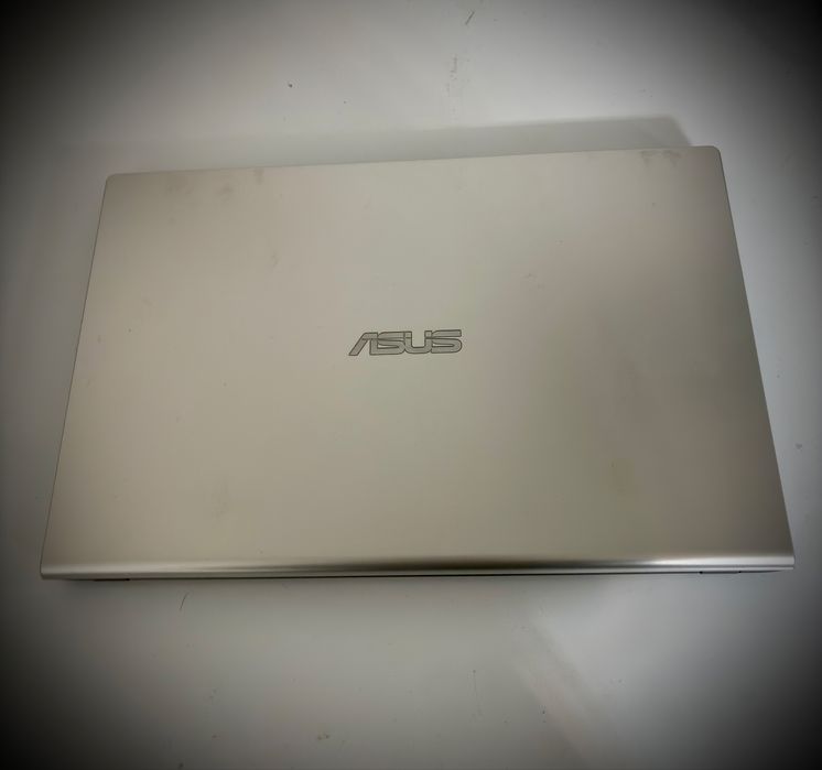 Ноутбук «Asus» в отличном состоянии