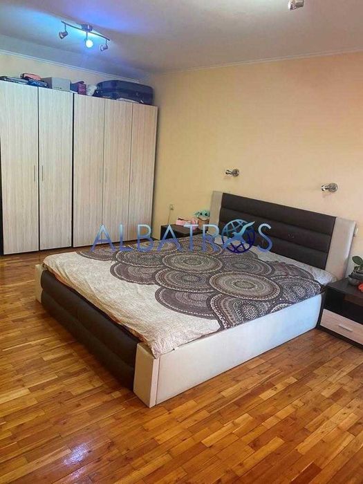 Продава се Двустаен апартамент в Варна, Колхозен пазар - 110 кв.м за 1000 €/кв.м - Снимка #2