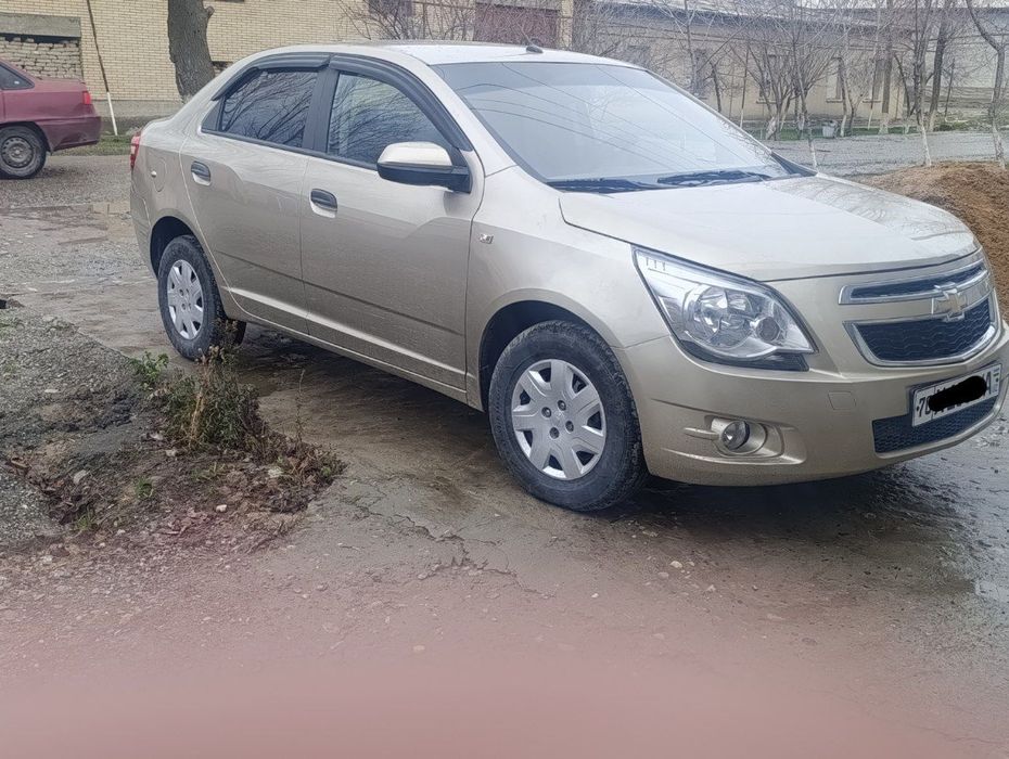 Kobilt sotiladi xolati yaxshi yili 2013 puli 6300$