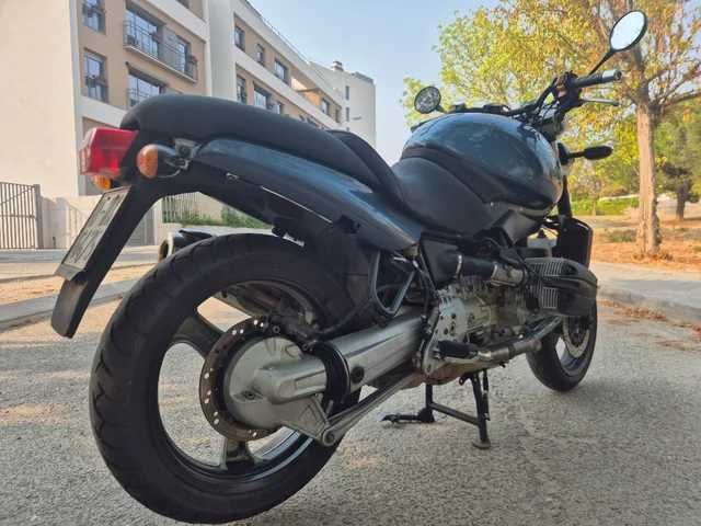 Motocicleta BMW R1100R