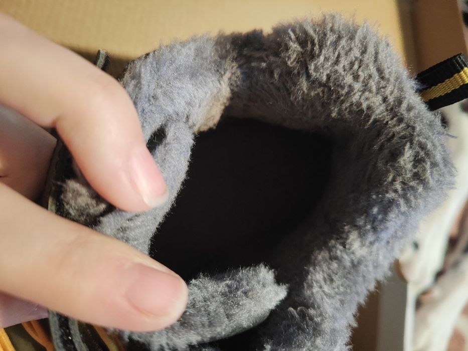 Продам мужские ботинки