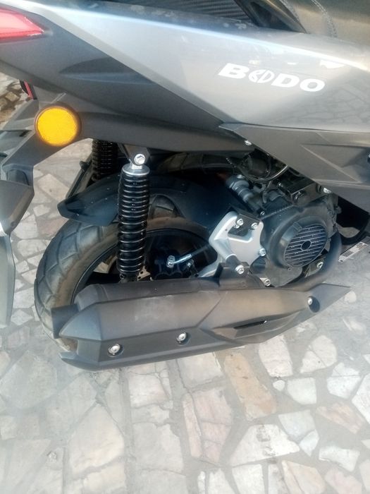 Скутер мотоцикл 150 кубов