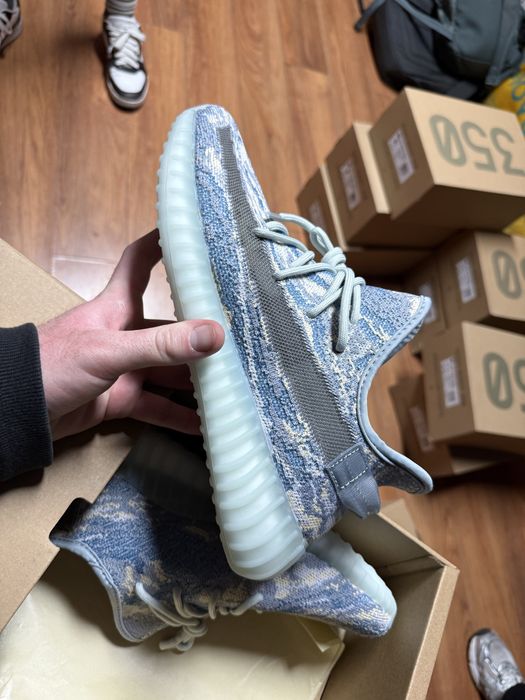 Yeezy 350V2 Mx Frost  41, 42 2/3, 44