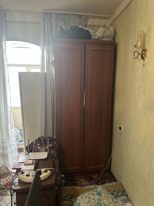 Продам стенку: сервант и 2 шкафа