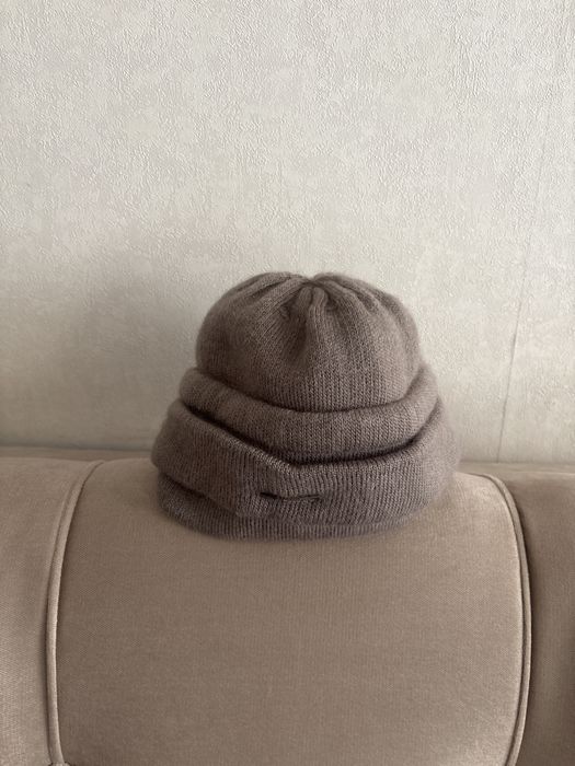 Продам  зимние и осенние шапочки