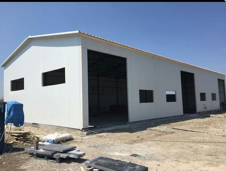 Vand hala metalica 9m x 17m   complecta cu panou sandwich