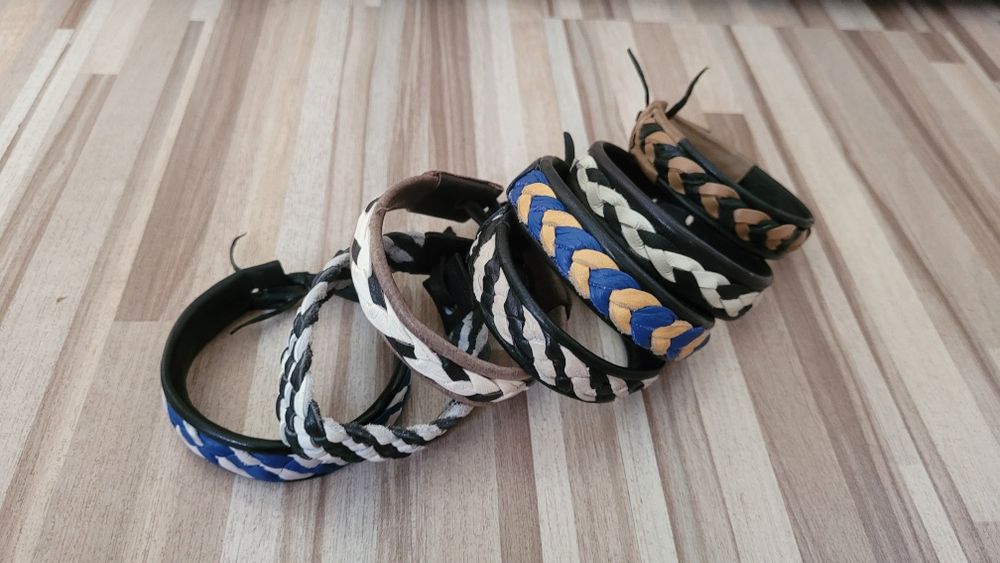 Brățară din piele.