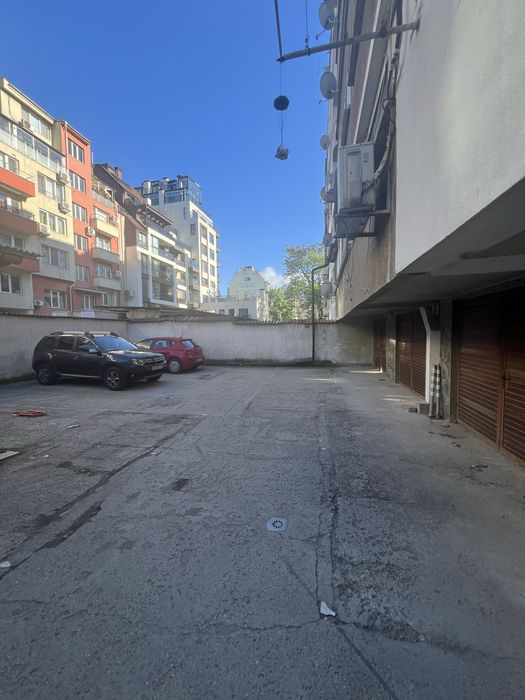 Паркоместо под наем