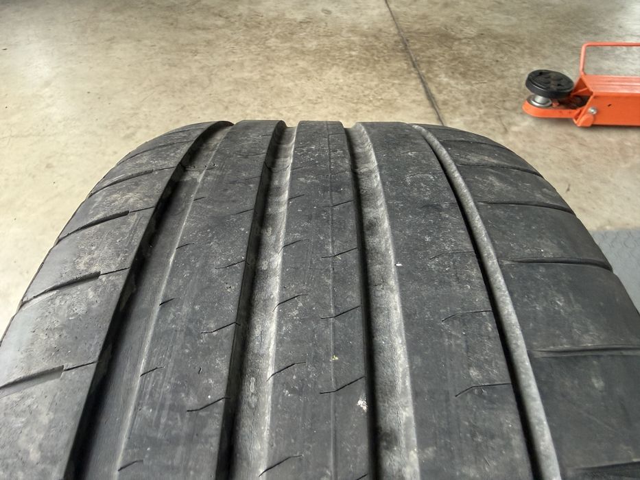 2бр. Летни Гуми С Борд 245/45R/19 -BRIDGESTONE- DOT:2823- 4.6мм. *50€ за 2бр.*