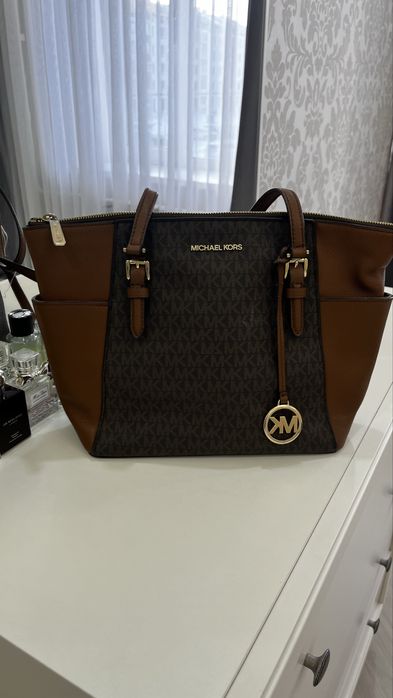 Продам сумку MK. Оригинал.