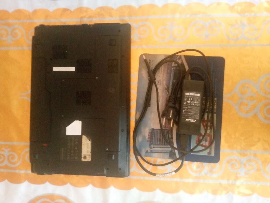 Noutbuk Lenevo core i3