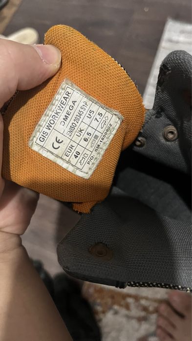 Продается спец.обувь