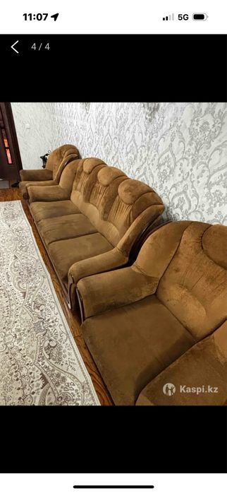 диван и два кресла