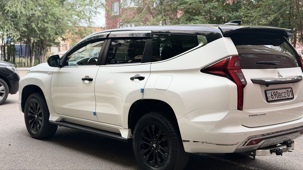 Mitsubishi montero sport 2022