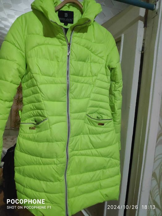 Куртки  и плащ на девочек