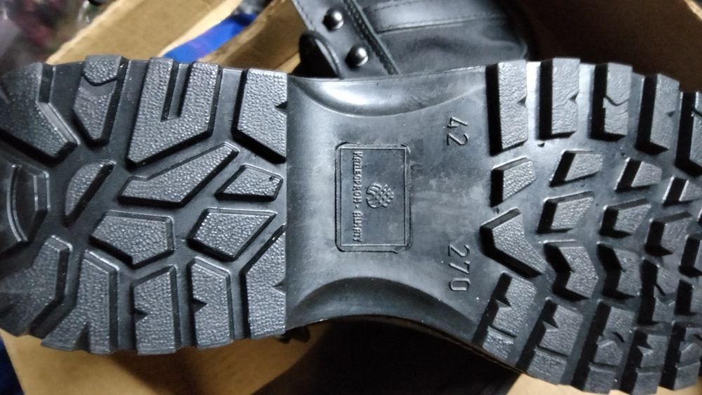 Продам берцы и офицерские туфли