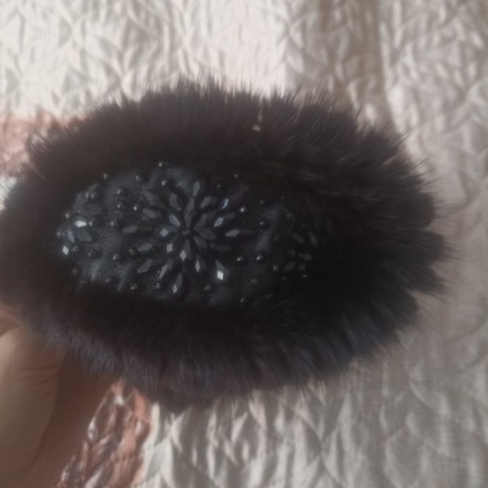 Продам женскую шапку