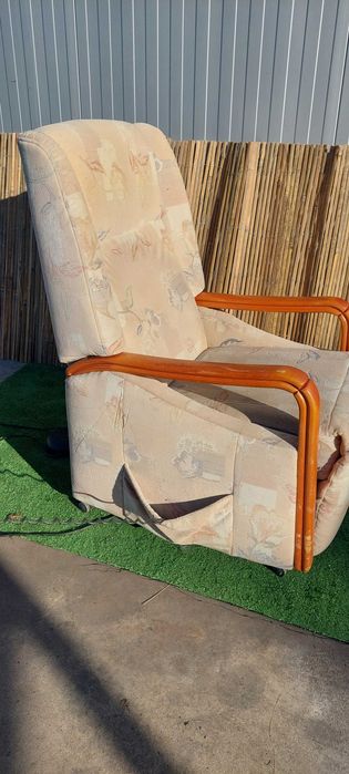 Електрически фотьойл с релакс механизъм