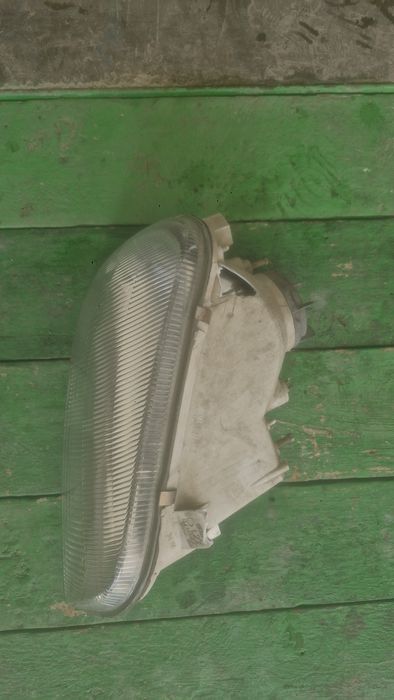 Продам фару на рав 4