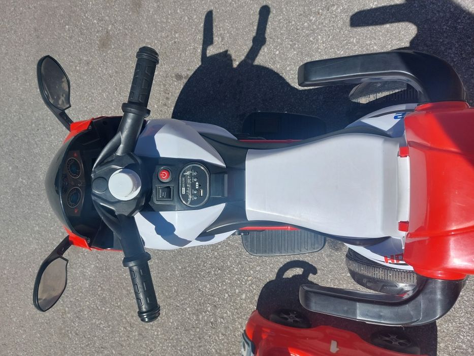 Акумулаторен мотор