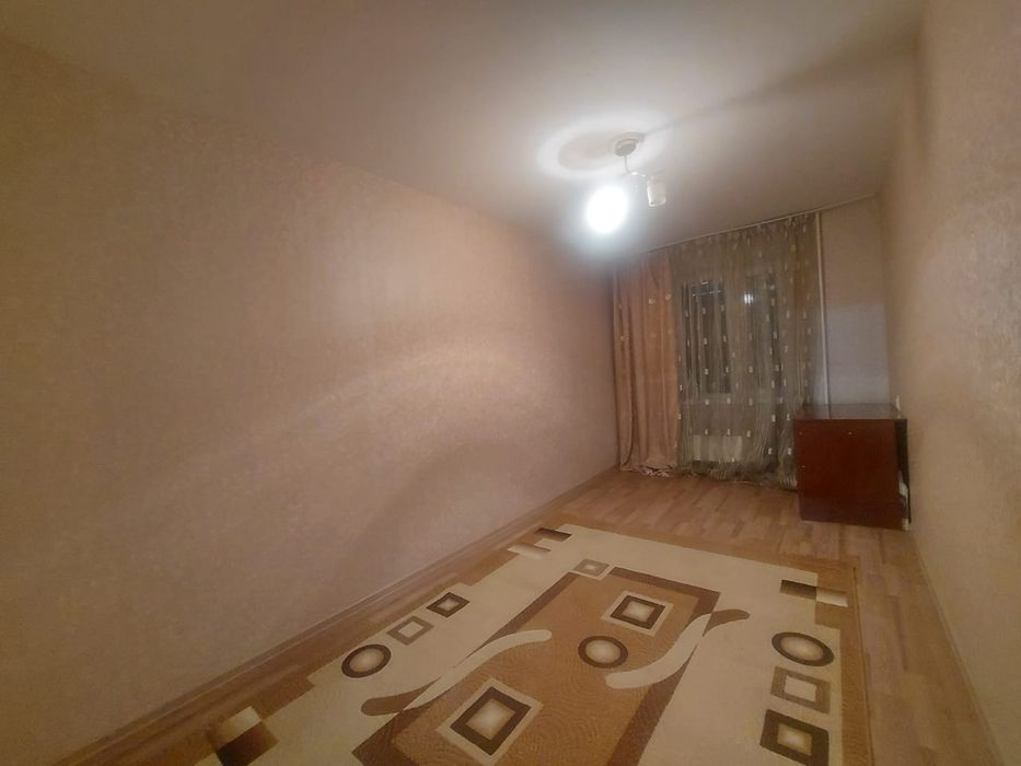 Сдаётся 2х ком в центре мкр Достык, семейным