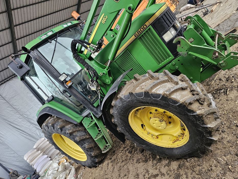 Vând Tractor John Deere 6800 cu incarcator frontal