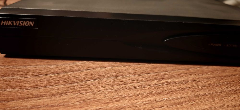 16 портов NVR Hikvision DS-7616NI-I2/16P