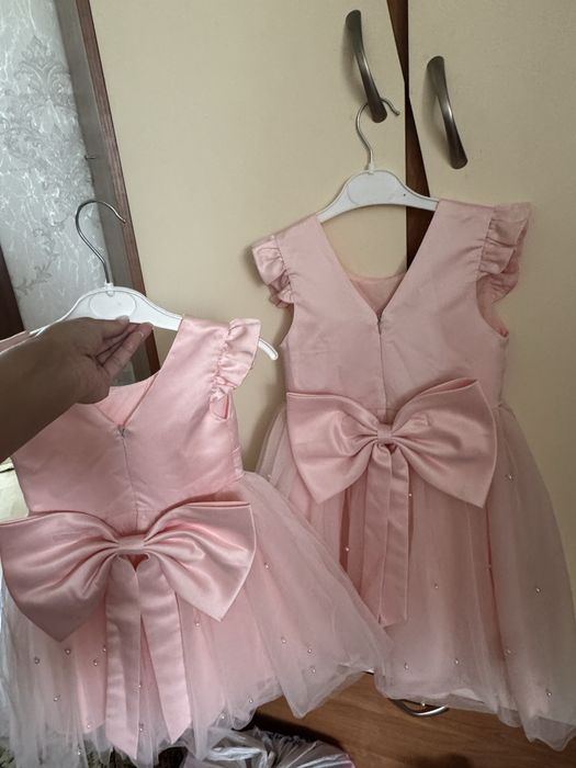 Три платья нежно розового цвета