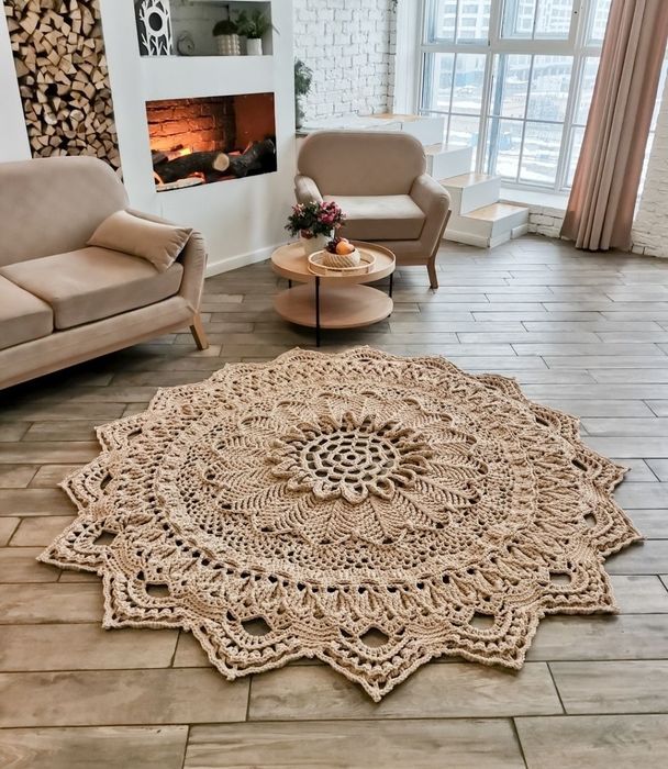 Круглый ковёр ручной работы