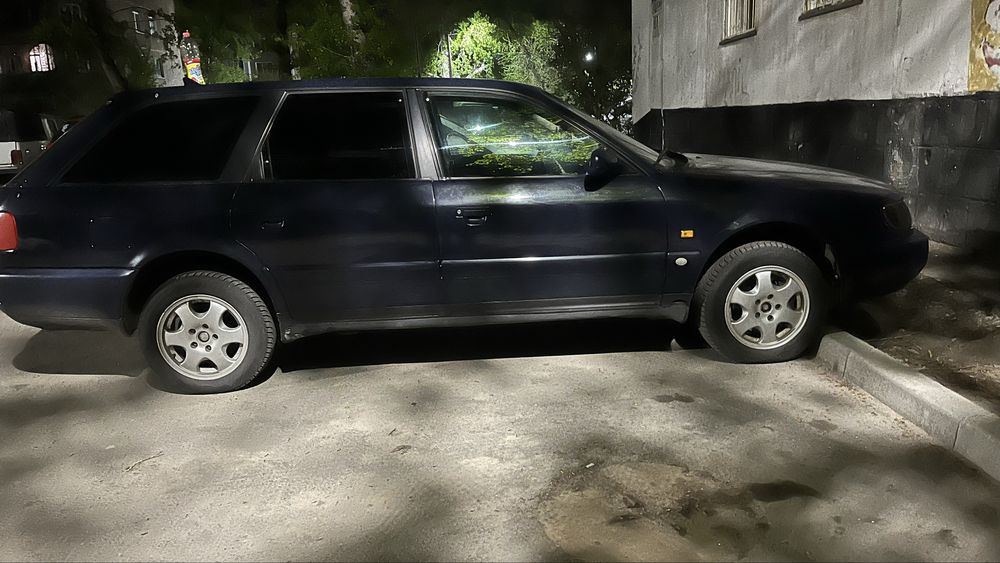 Продам диски с двумя комплектами резины